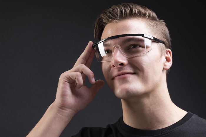 Man wearing smart eye glasses